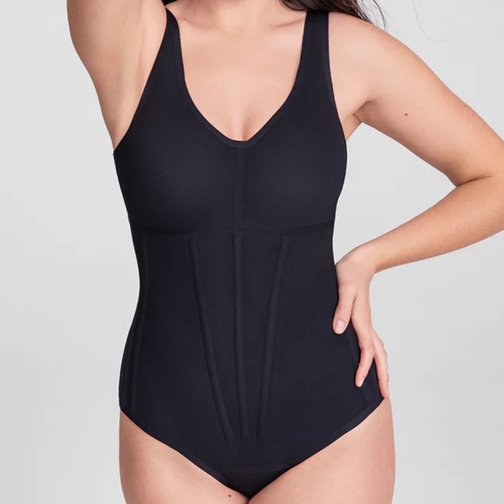 NWT Honeylove 1X Boldness Bodysuit Shapewear Boned Logo Compression Wireless